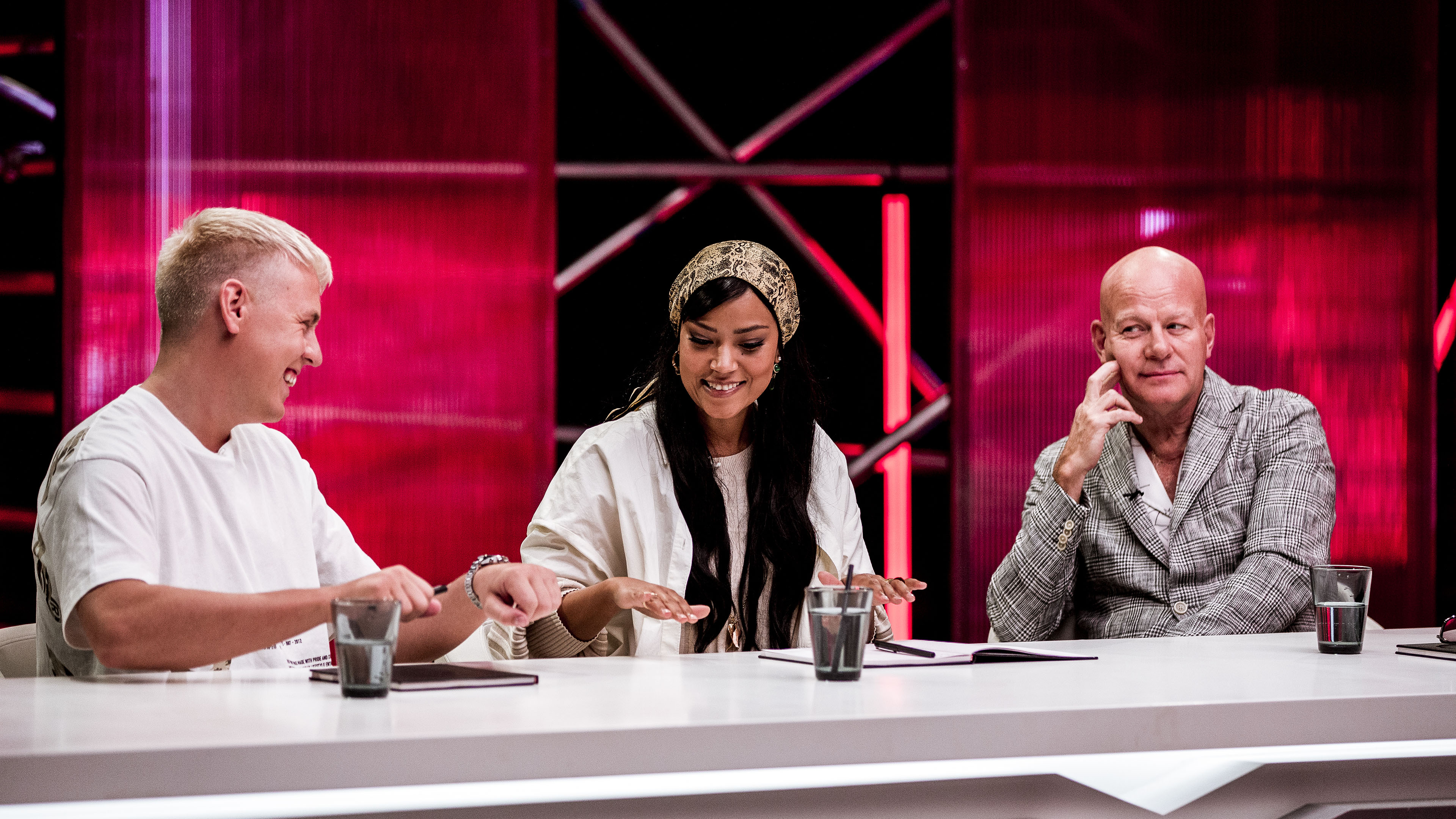 De tre dommere i arbejde under 'X Factor'-audition i Aarhus. (Foto: Lasse Lagoni / TV 2)
