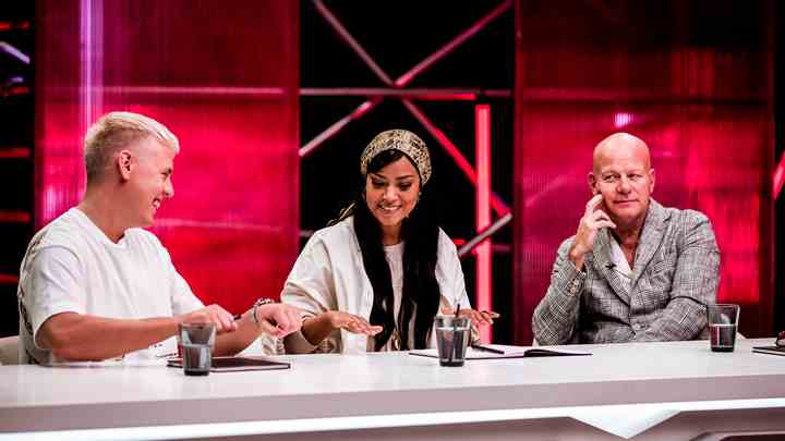 De tre dommere i arbejde under 'X Factor'-audition i Aarhus. (Foto: Lasse Lagoni / TV 2)