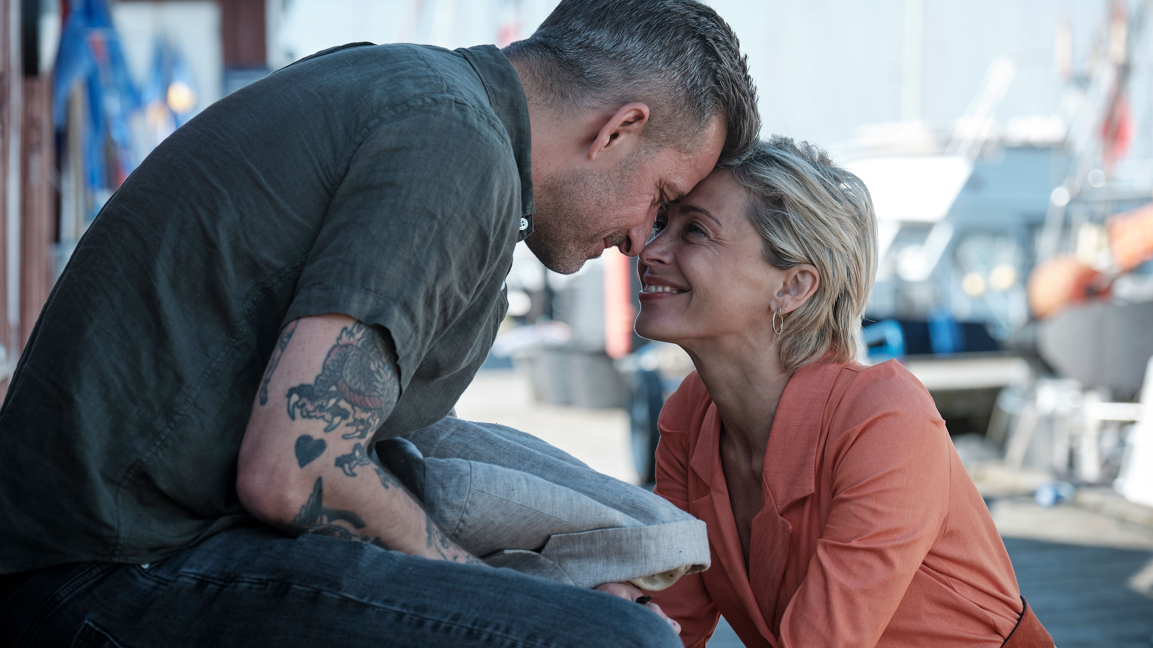 André Babikian som Flemming Torp og Laura Drasbæk som Marianne Sommerdahl i den danske krimiserie 'Sommerdahl III' fra 2021.