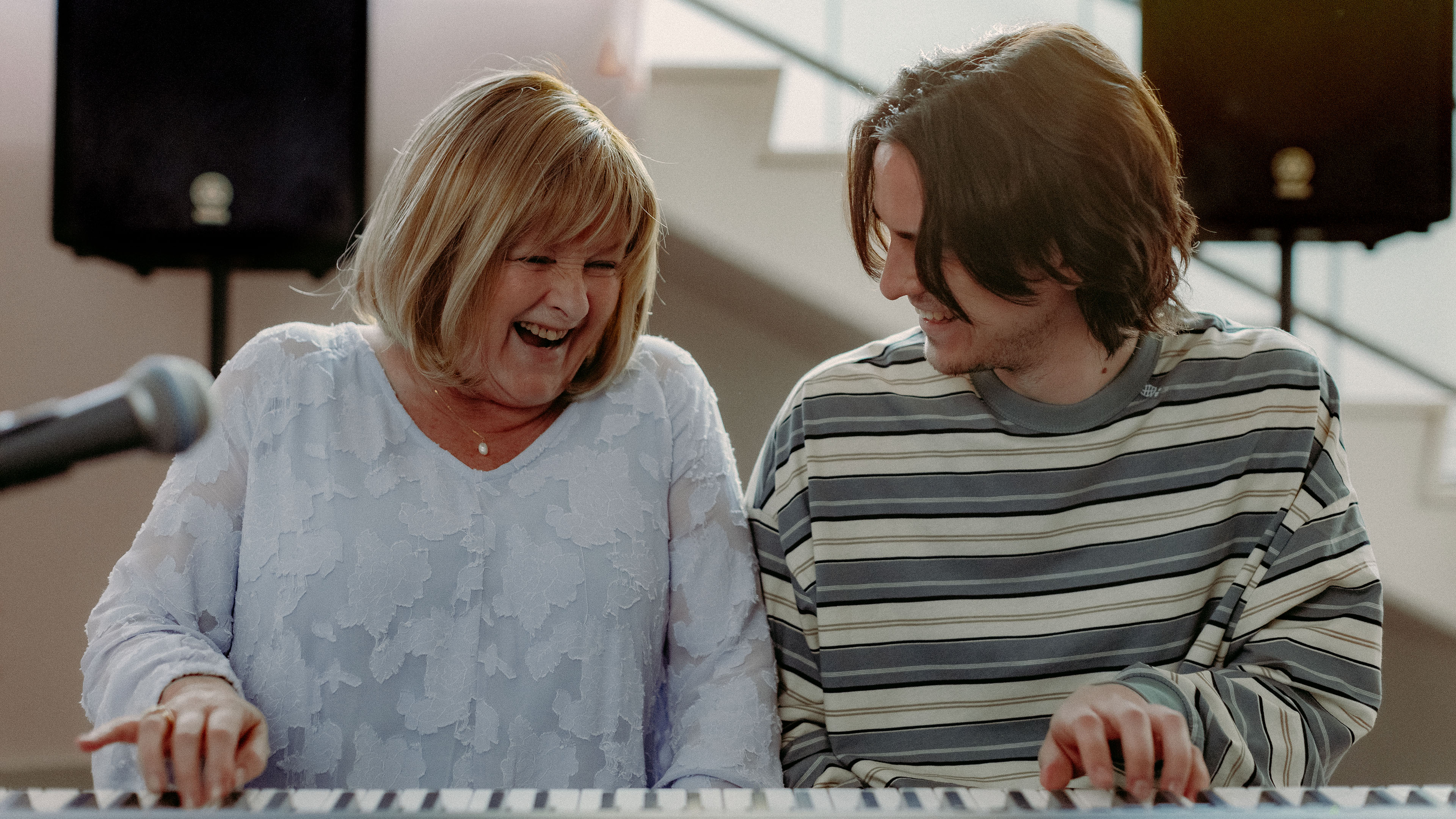 Ingelise (Kirsten Lehfeldt) og Benjamin (Amer Bosnjak) i 'Overleverne'.