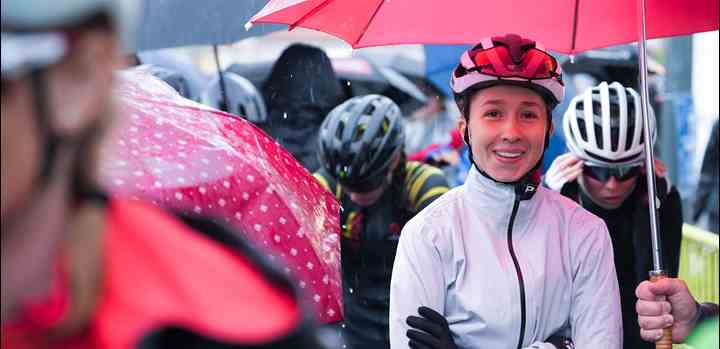 Cecilie Uttrup Ludwig er en af de cykelryttere, som kan håbe på deltagelse i kvindernes Tour de France næste år. Hun blev nummer to i lørdagens ’La Course de la Tour de France’, og hun er i øvrigt udtaget til OL som en af to danske, kvindelige landevejsryttere. (Foto: Claus Fisker / Ritzau Scanpix / TV 2)