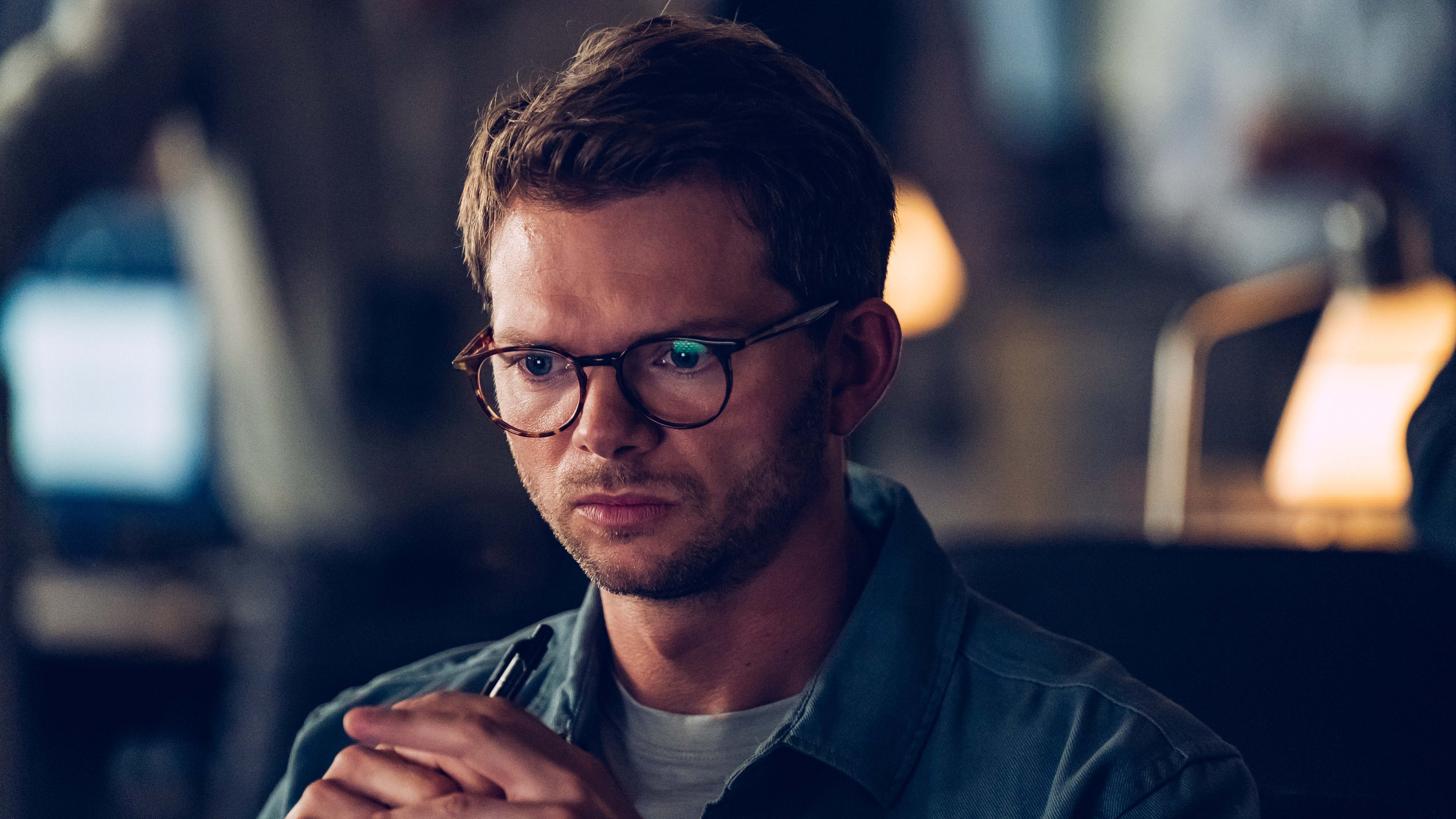 Stahl (Sigurd Holmen le Dous) i 'DNA' 2 . 