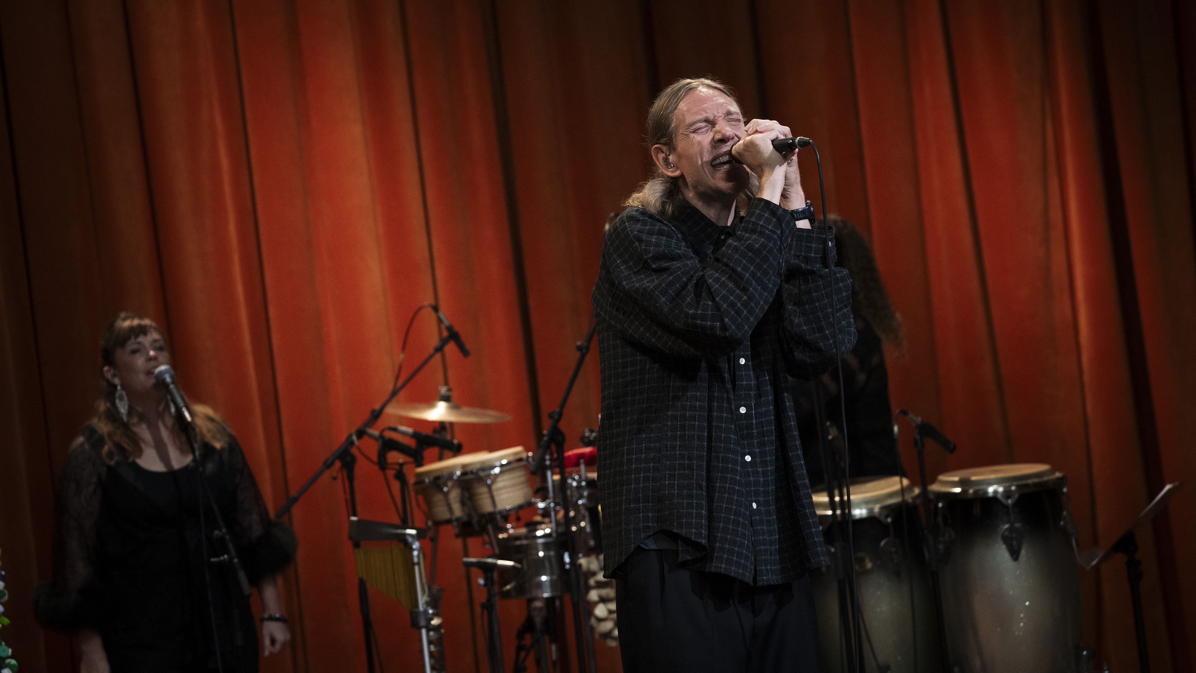 Nikolaj Manuel Vonsild synger på Burhan Gs dag i ’Toppen af poppen’ sæson 14