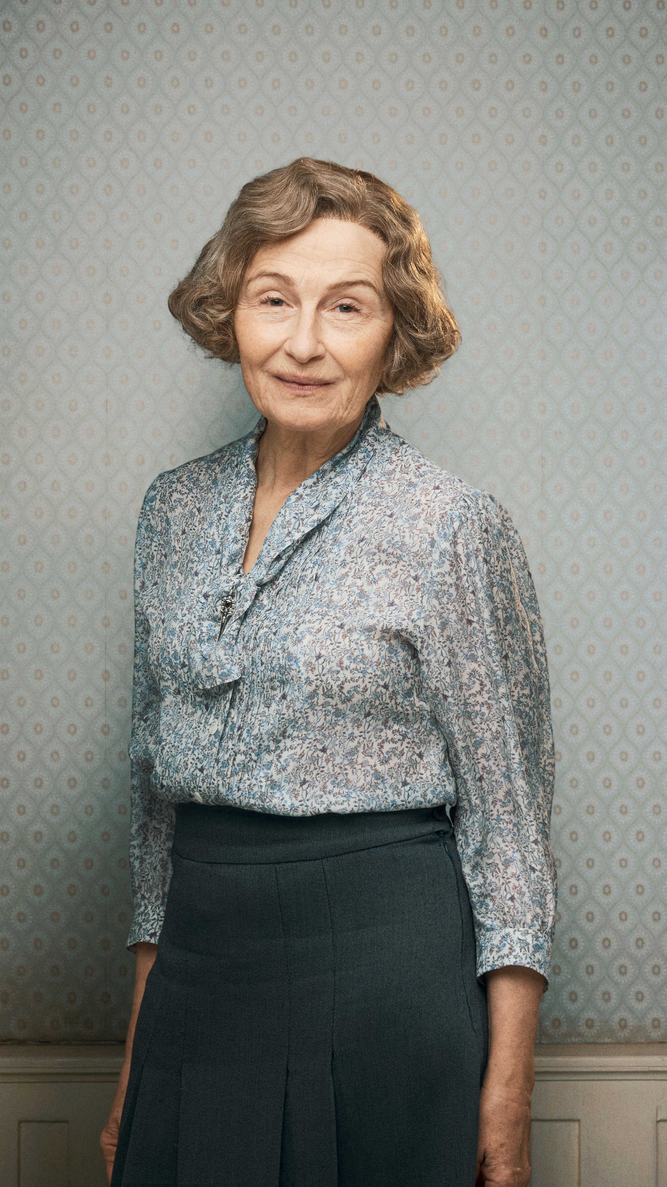 Molly Andersen (Bodil Jørgensen) portræt høj uden titellogo.