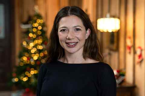 Sarah Mahfoud i '24 stjerners julekalender'.