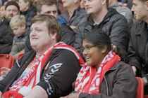 AAB-fan Kenny kæmper mod homofobi i fodbold. Mød ham i 'Mere end en klub'.