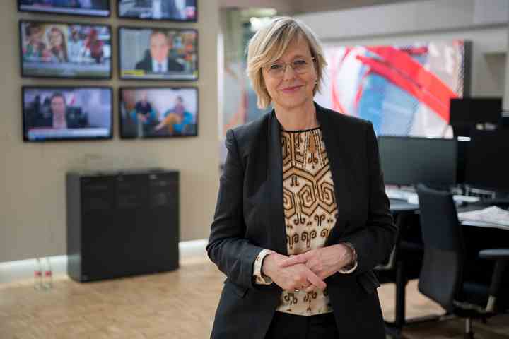 Nyhedsdirektør Ulla Pors fotograferet i TV 2s nyhedsstudie på Kvægtorvet. (Foto: Ebbe Rosendahl / TV 2)