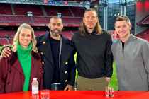 Camilla Martin er vært på EM på TV 2 sammen med fodboldeksperterne David Nielsen, Nicklas Bendtner og Mads Junker.