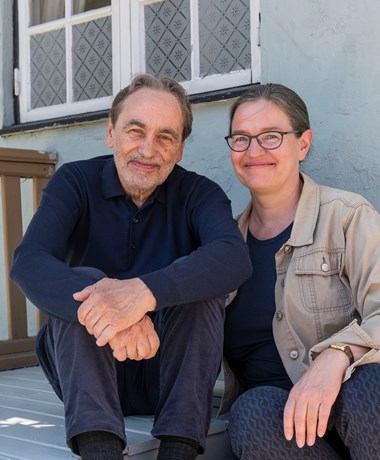 Stig Thorsboe og Hanna Lundblad, skaberne af og forfatterne til 'Badehotellet'.