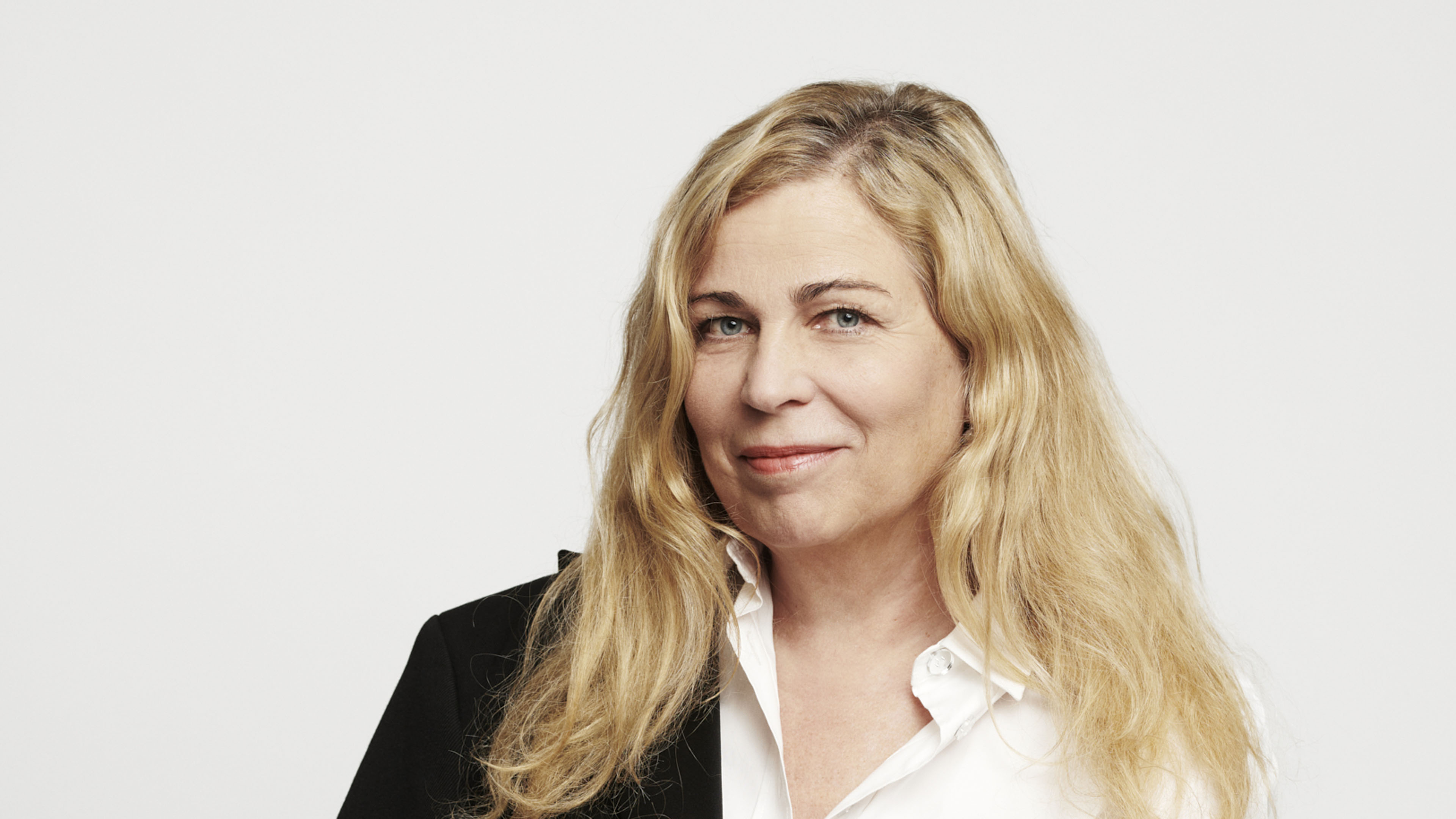 Showrunner, hovedforfatter og konceptuerende instruktør Lone Scherfig