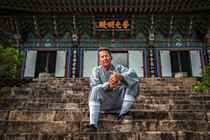 Thomas Bo Larsen i 'Shaolin'.