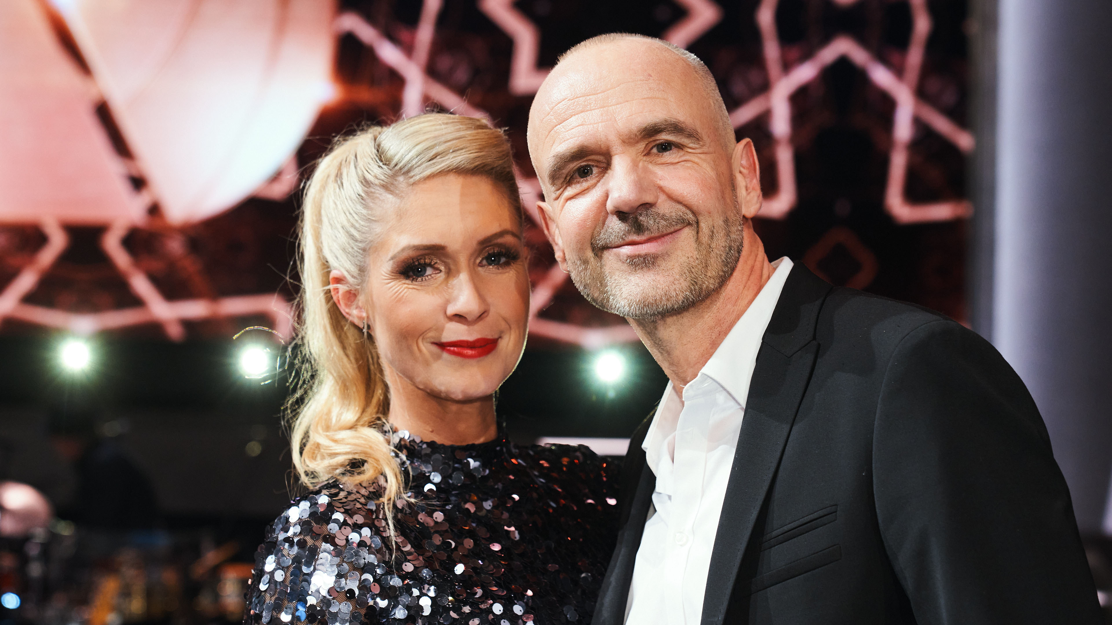 Michael & Karina siger tak for dansen.