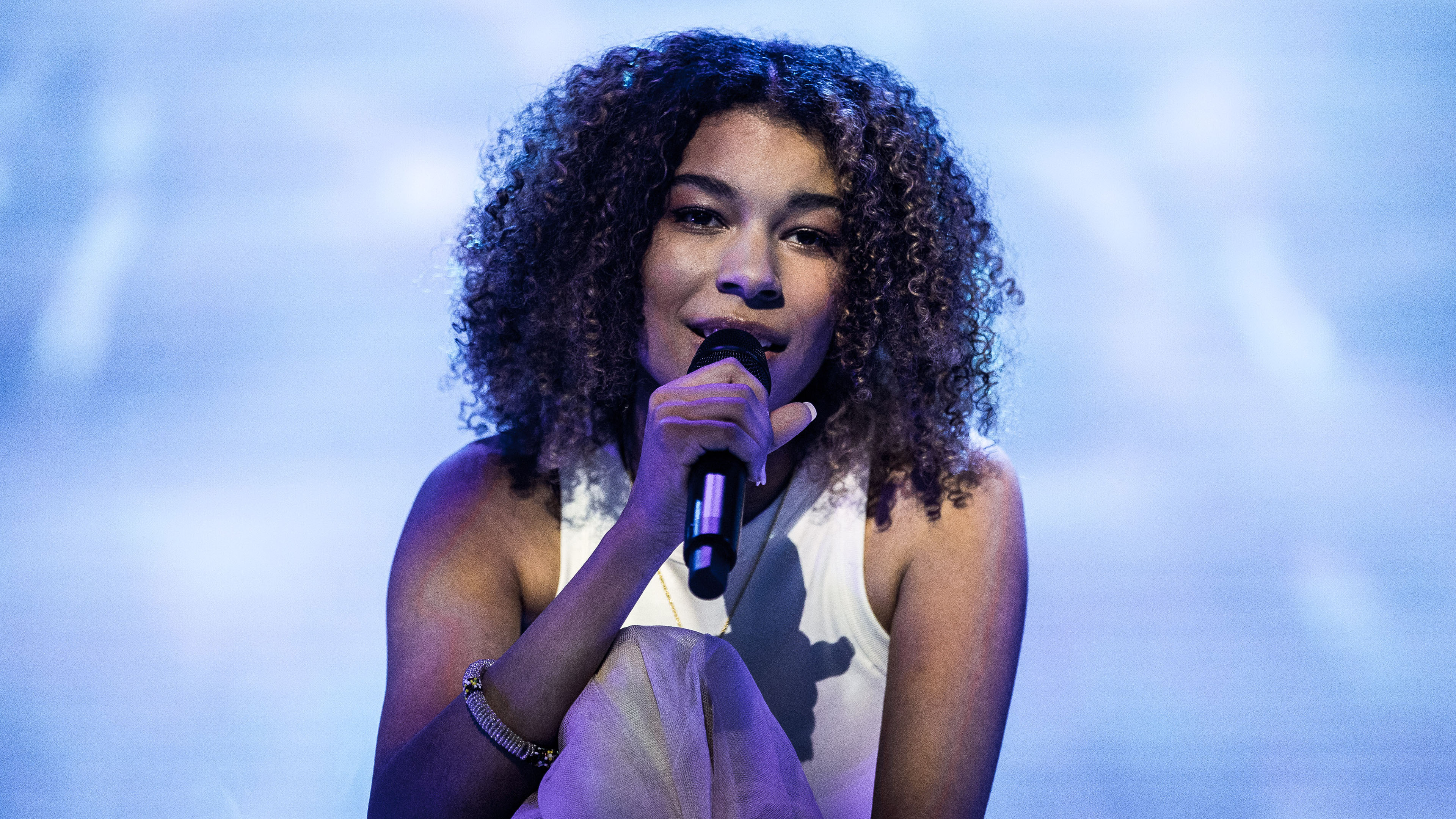 Femte liveshow: Nambahlou.