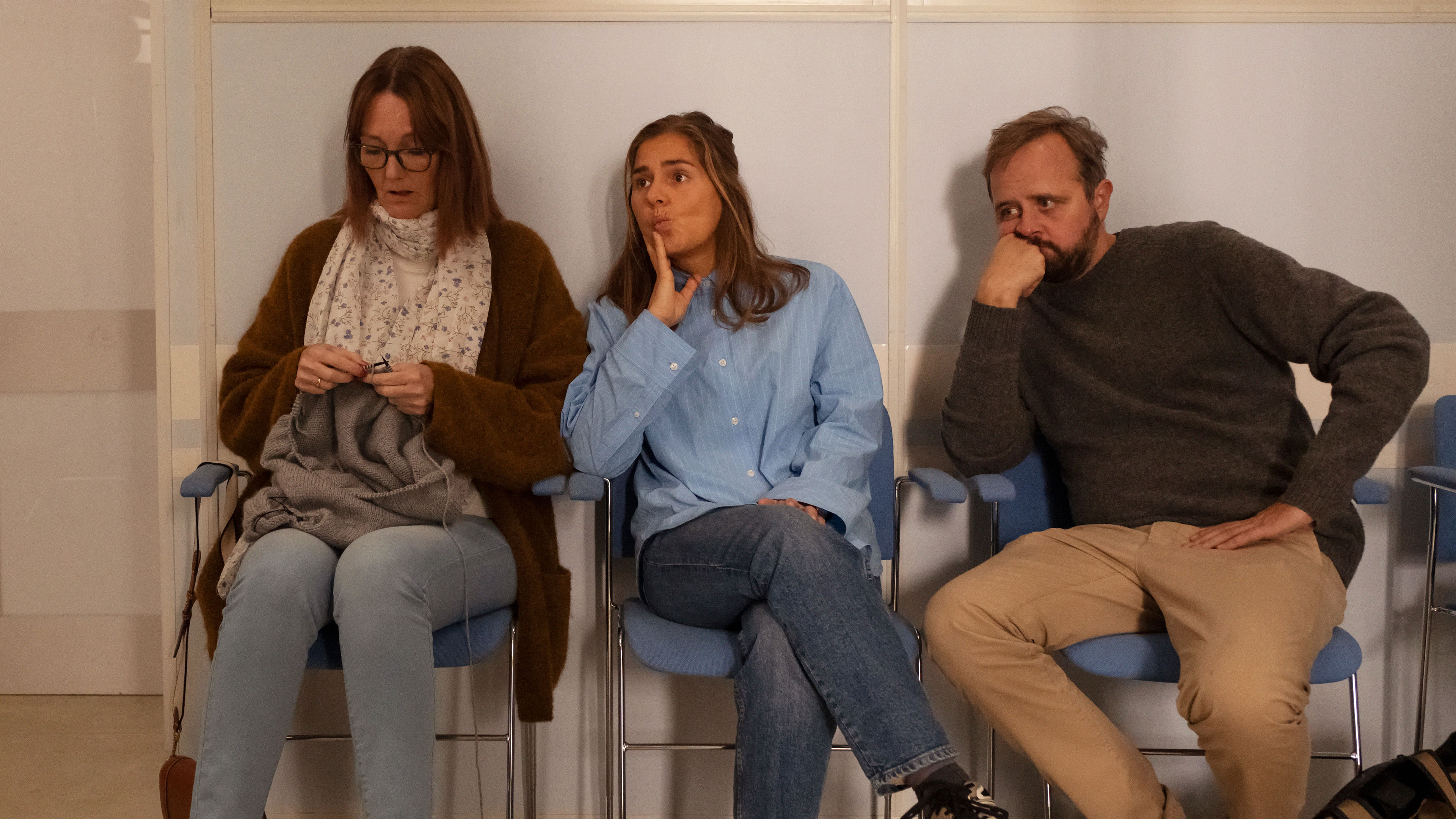 Sanne (Ditte Hansen), Louise (Stephania Potalivo) og Mathias (Magnus Millang) i 'De bedste år'.