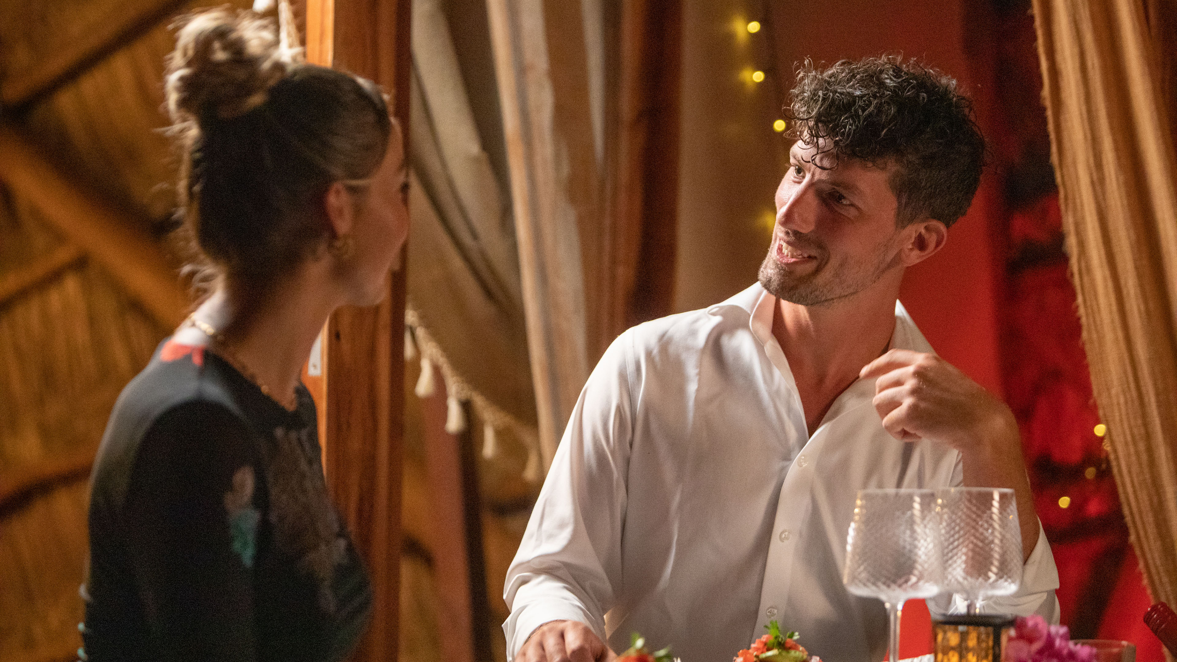 Den sidste rose er lige rundt om hjørnet, men først skal Julie og Mette og de tilbageværende mænd på de allersidste dates.