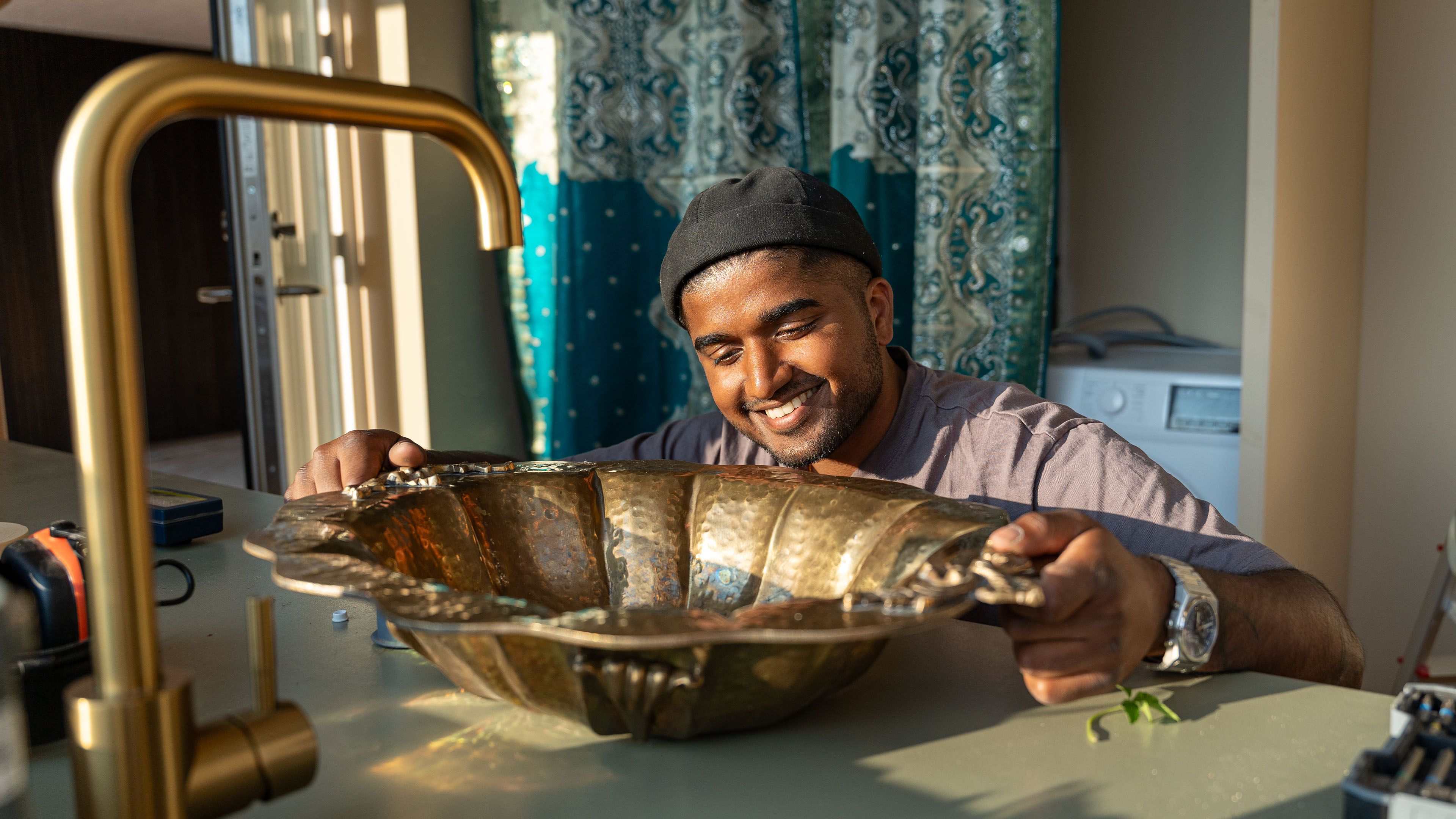 Gult hus - Freja og Vino.