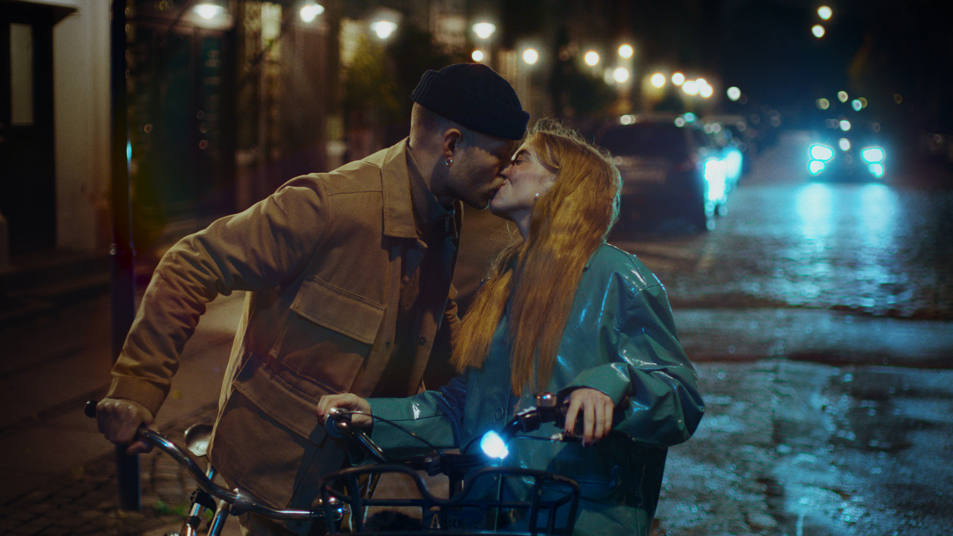 Gustav Giese som Søren og Emma Sehested Høeg som Nanna i 'Killjoy'.