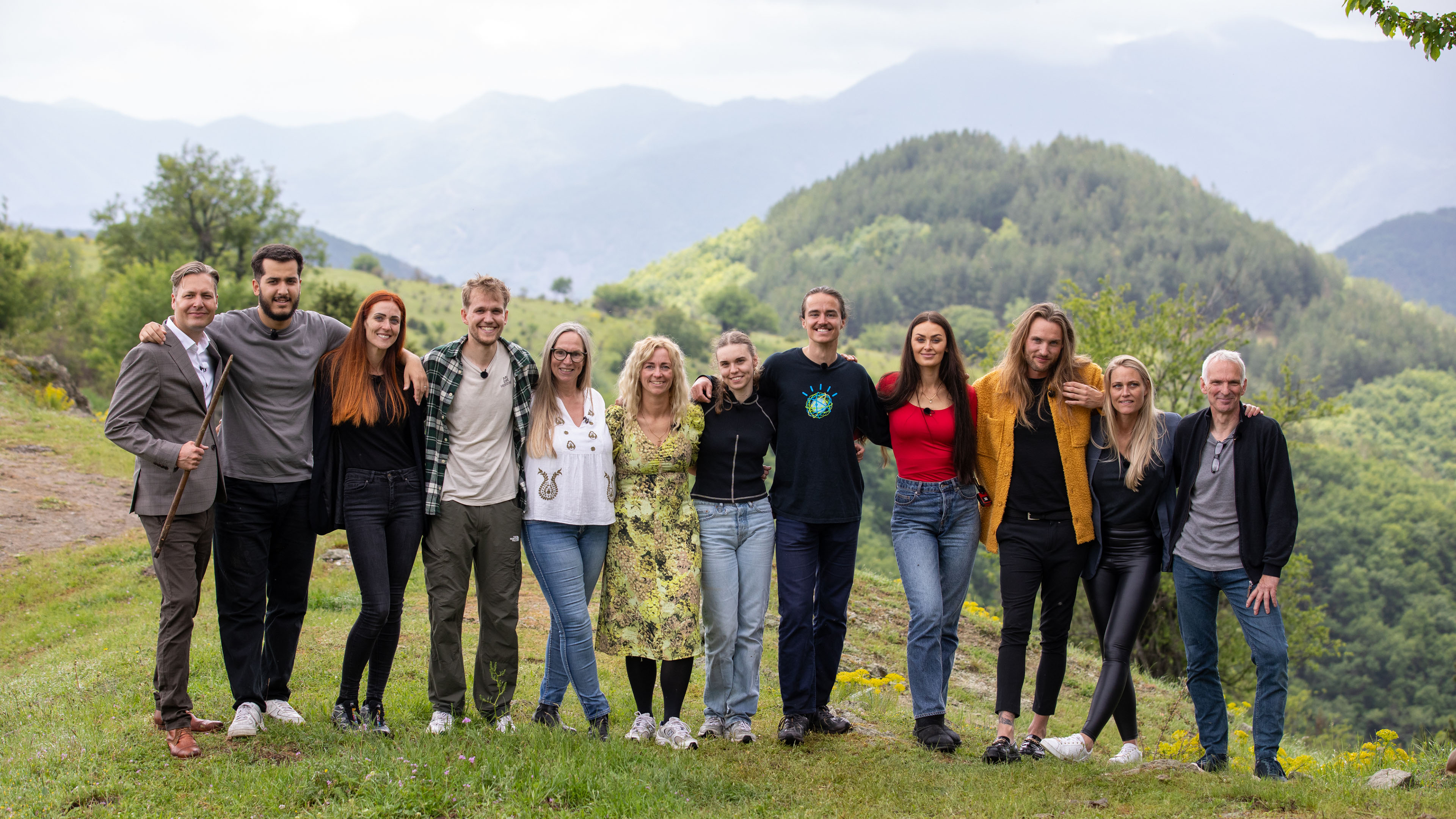 De 12 deltagere i 'Flokken' er samlet fra start. 