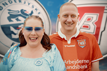 Alice er er kæmpe Sønderjyske-fan mens Lars holder med Vejle. Mød dem i 'Mere end en klub'.