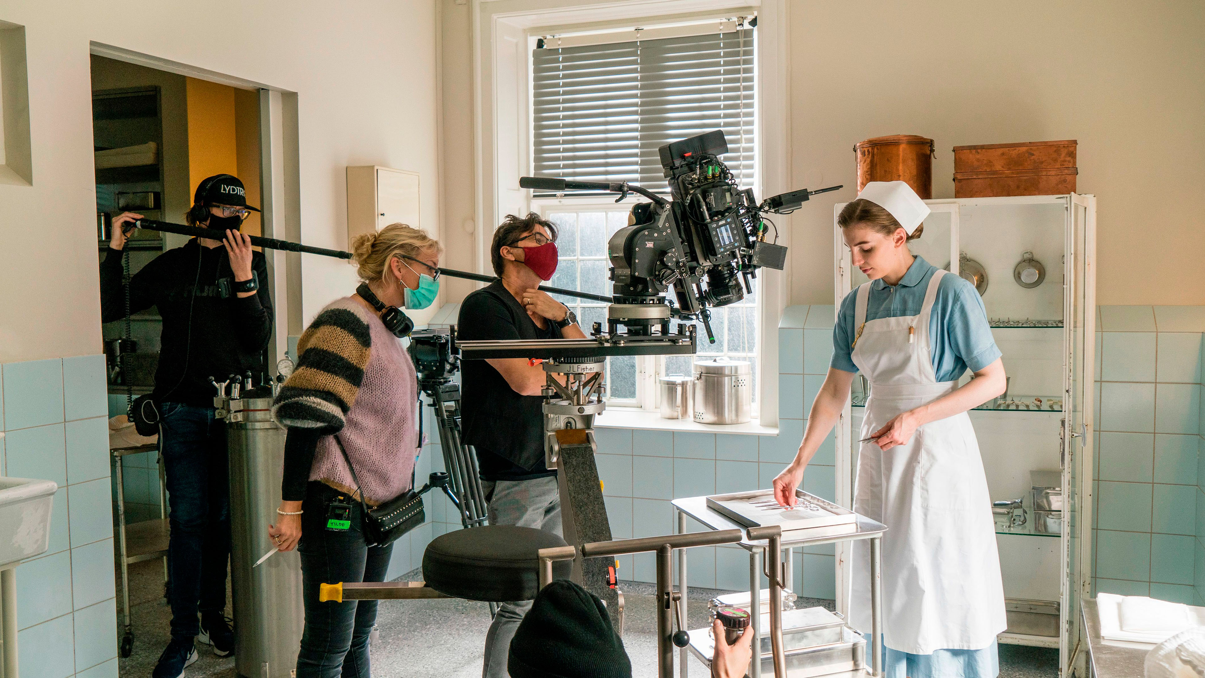 Bag-om-billede af Molly Egelind som Anna Rosenfeld i 'Sygeplejeskolen IV' fra 2020.