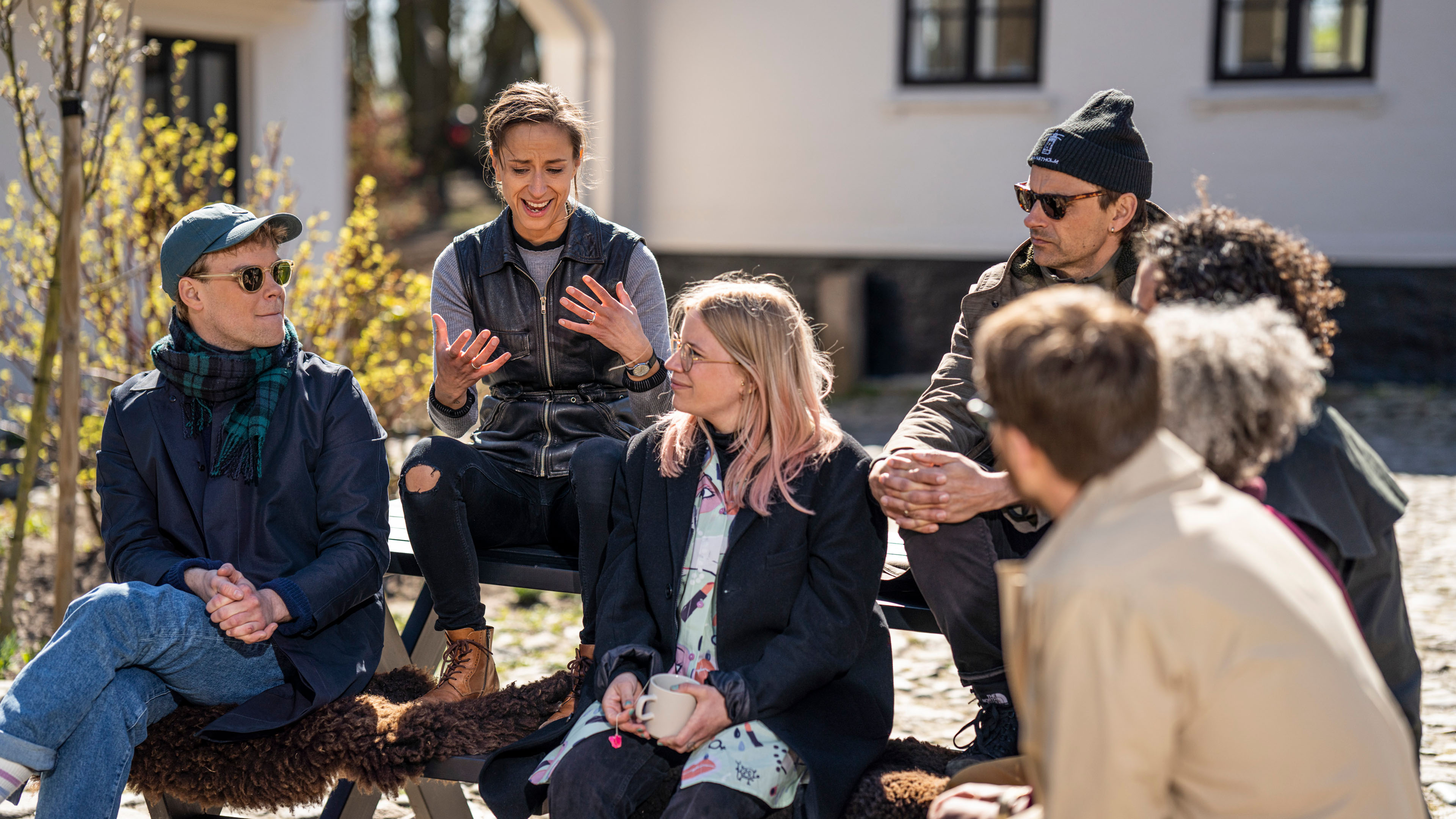 Hjalmer, Mathilde Falch, Katinka Bjerregaard, Simon Kvamm, Alex Vargas, Maria Bramsen, Malte Ebert.