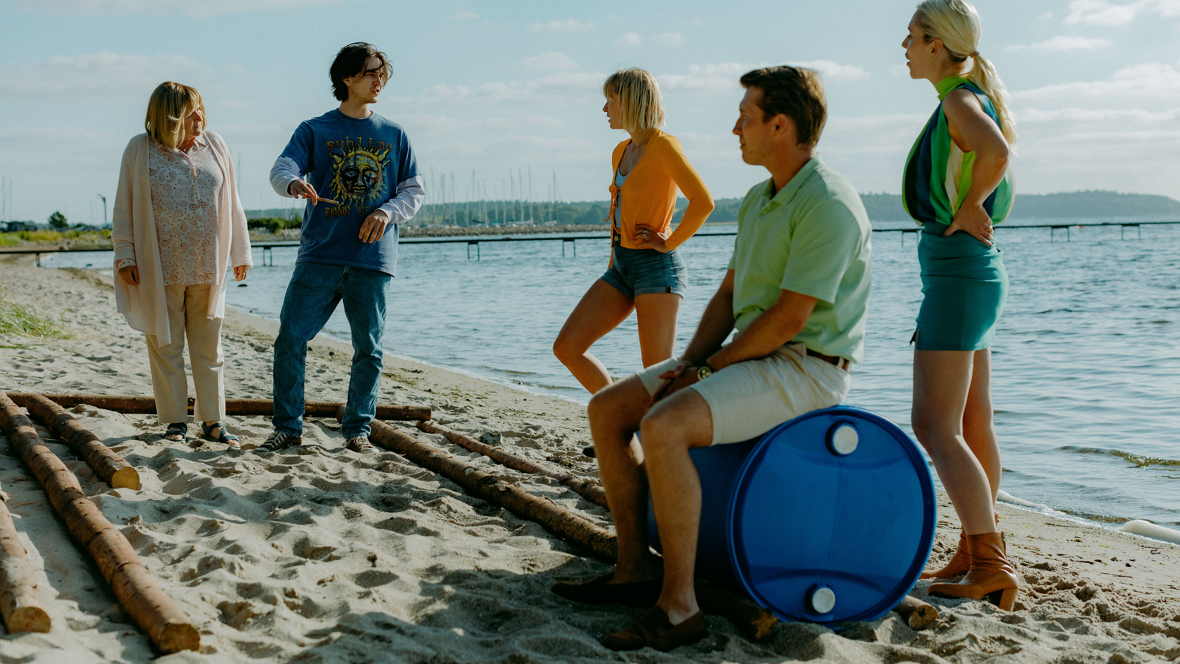 Deltagerne i 'Overleverne' skal bygge en tømmerflåde.