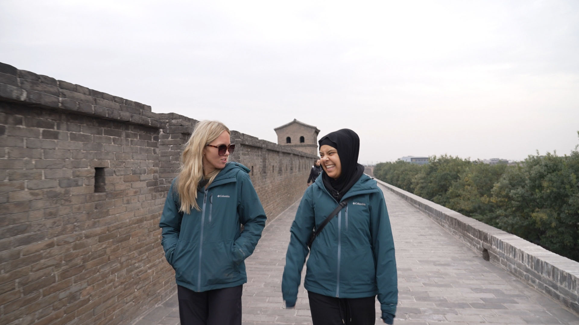 Nadine og Emilie fra Rødt hold.