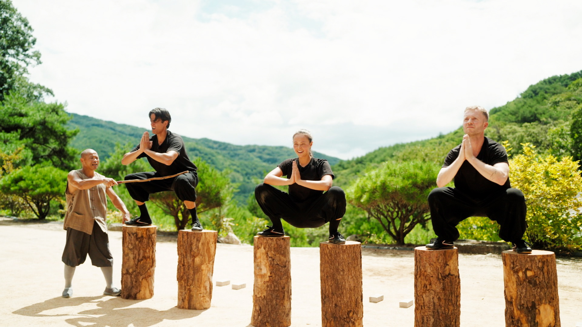 Master Yan Lei, Youssef Wayne Hvidtfeldt, Zelma Lewerissa og Laus Høybye i 'Shaolin'.