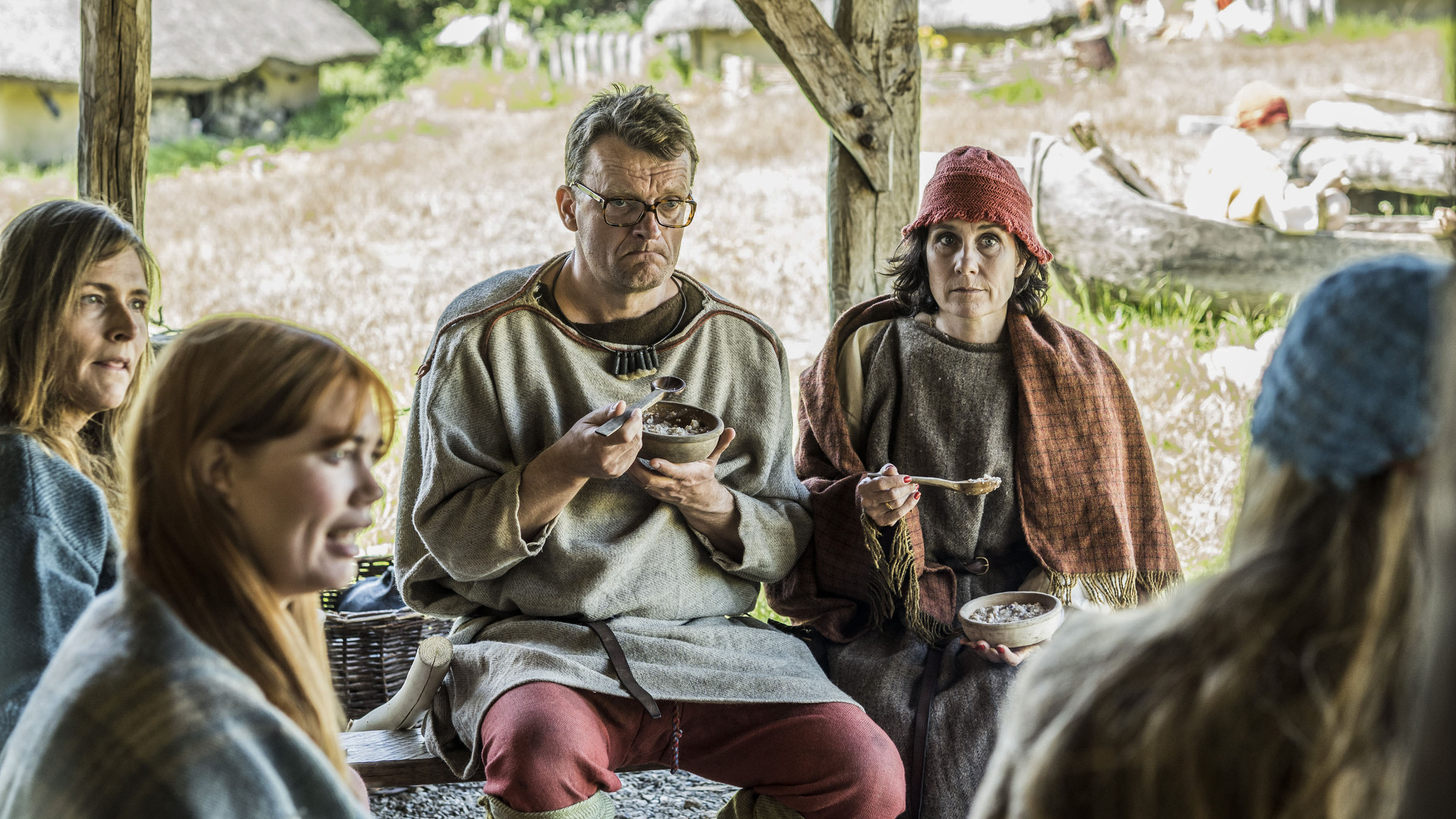 Frank (Frank Hvam) og Mia (Mia Lyhne) i 'Klovn' 9.