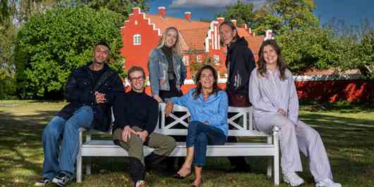 Burhan G, Asger Guldimund, Tina Dickow, Lis Sørensen, Nikolaj Manuel Vonsild og Pil er artisterne i den nye sæson af ’Toppen af poppen’. Foto Per Arnesen / TV 2
