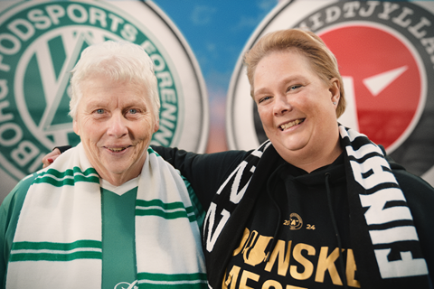 Erna er Viborg-fan og Kaja fra Thyholm er FC Midtjylland-fan. Mød dem i 'Mere end en klub'.