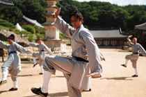 Youssef Wayne Hvidtfeldt i 'Shaolin'.