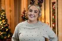 Julia Sofia Aastrup i '24 stjerners julekalender'.