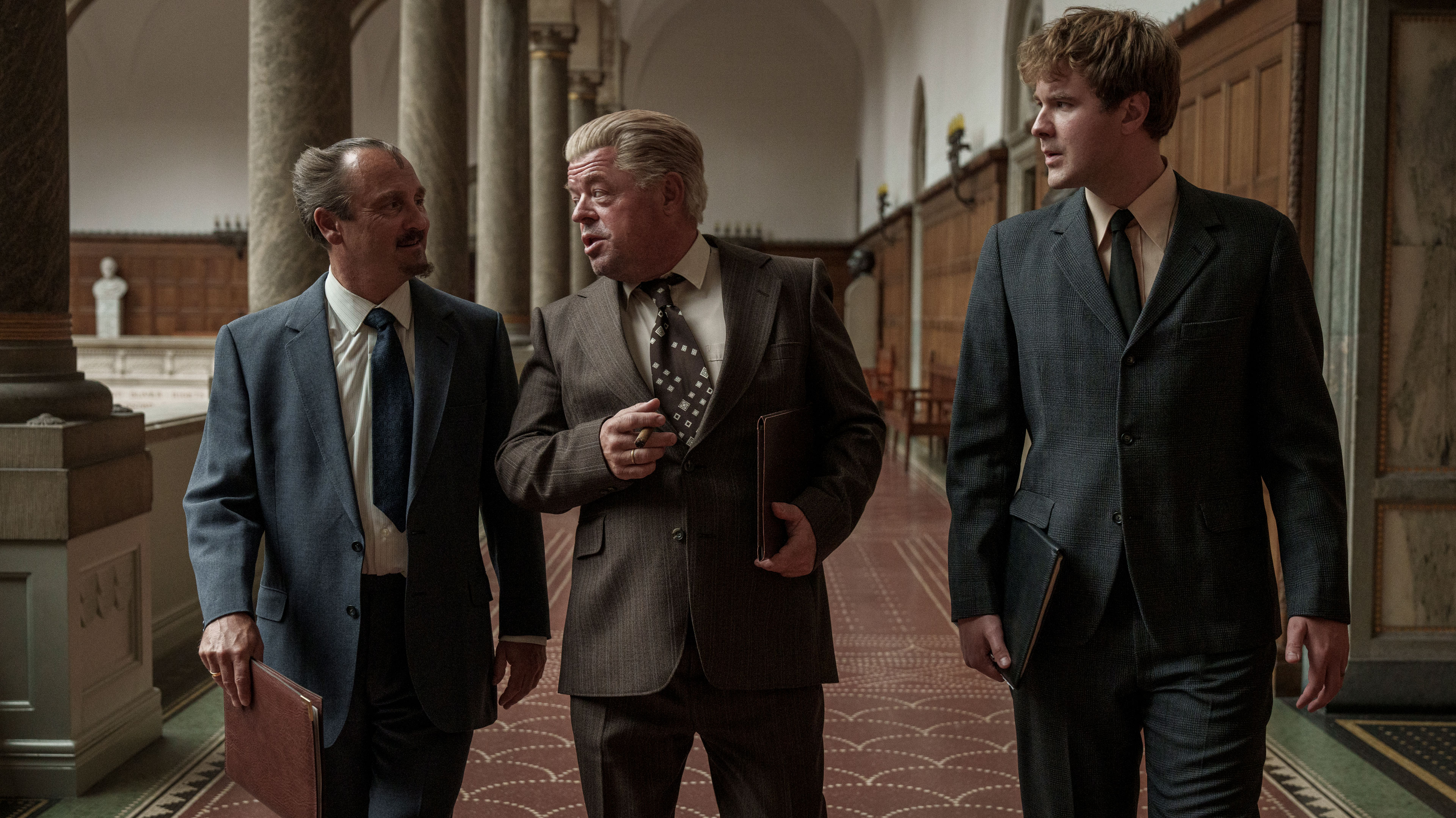 Anker Jørgensen (Lars Ranthe), Per Hækkerup (Ole Boisen) og Svend Auken (Magnus Haugaard) i 'Anker'.