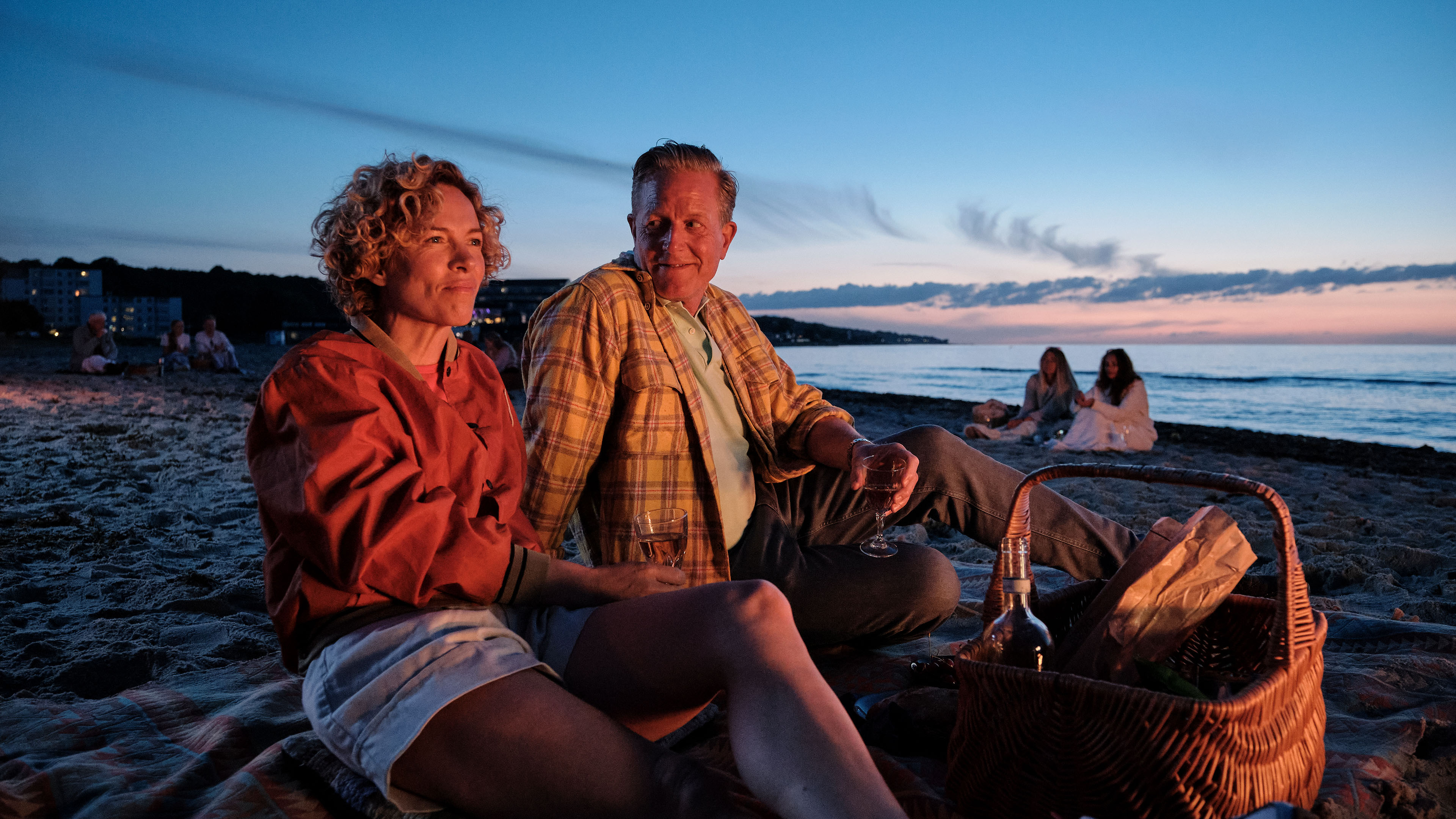 Maibritt Saerens som Josefine Sundby og Peter Mygind som Dan Sommerdahl i den danske krimiserie 'Sommerdahl III' fra 2021.